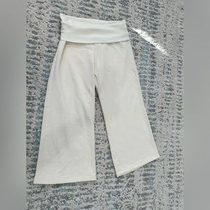 Splendid Capri Beige Pants